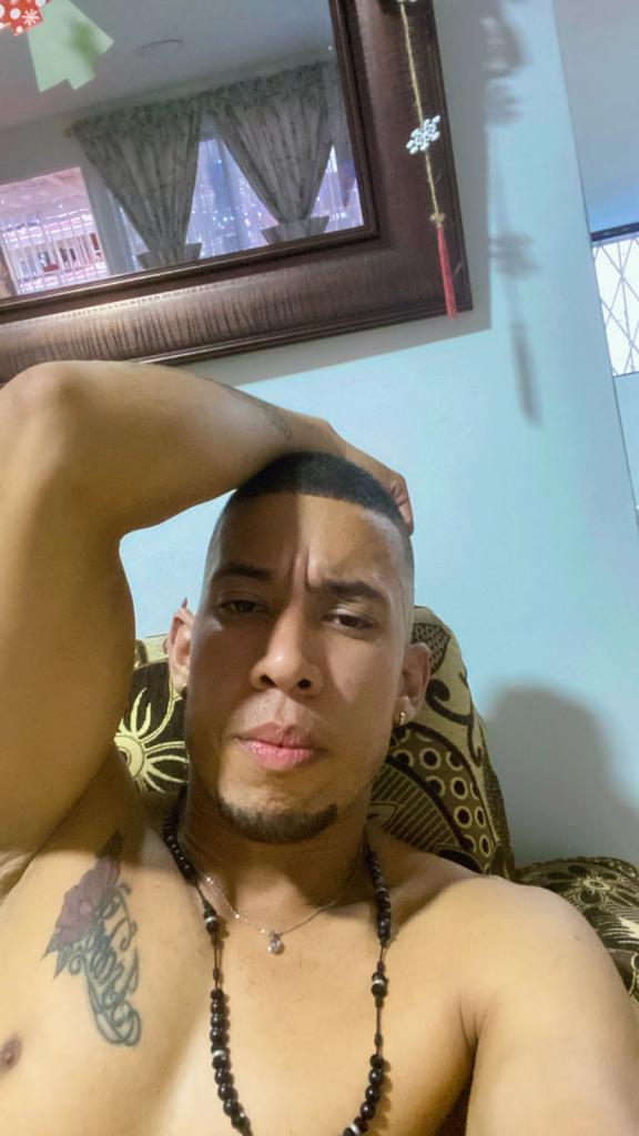 Chico busca chica en Sevilla: 