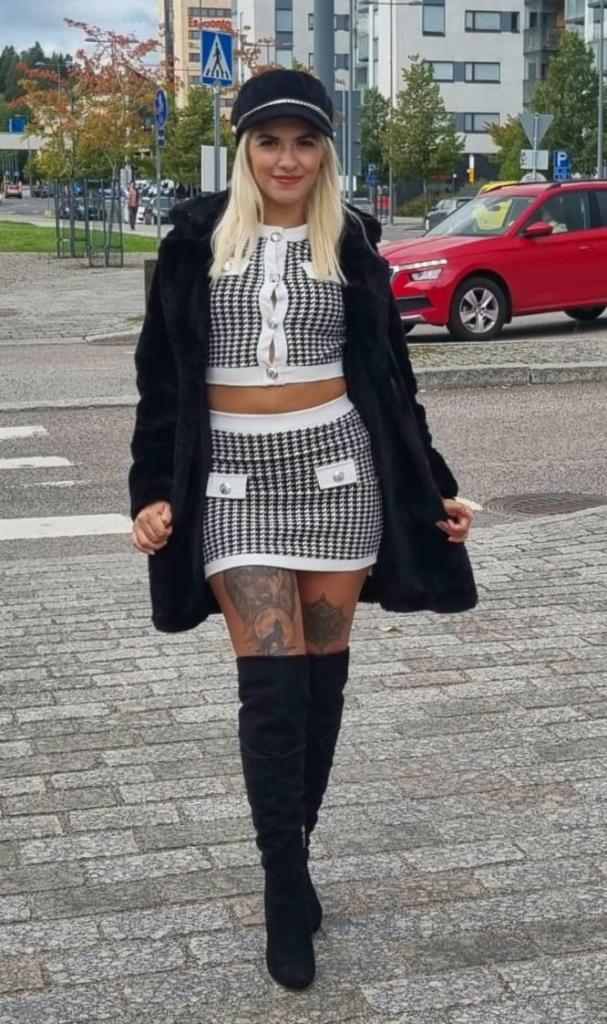 Chica busca chico en Barcelona: 