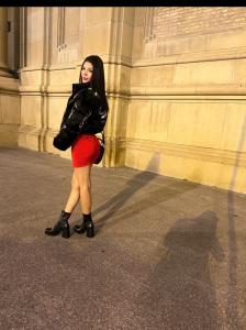 694286258: Chica busca chico en Barcelona
