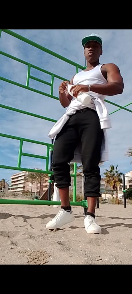 Chico busca chica en Tarragona: 