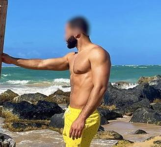 Chico busca chica en La Coruña: 