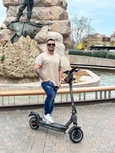 Chico busca chica en Gerona: 