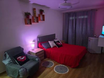 673664572: Chica busca chico en León