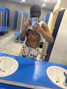 Chico busca chica en Orense: 