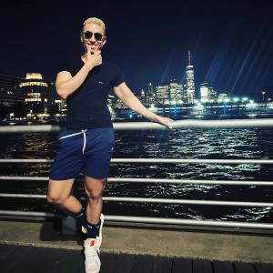 623911348: Chico busca chica en Barcelona