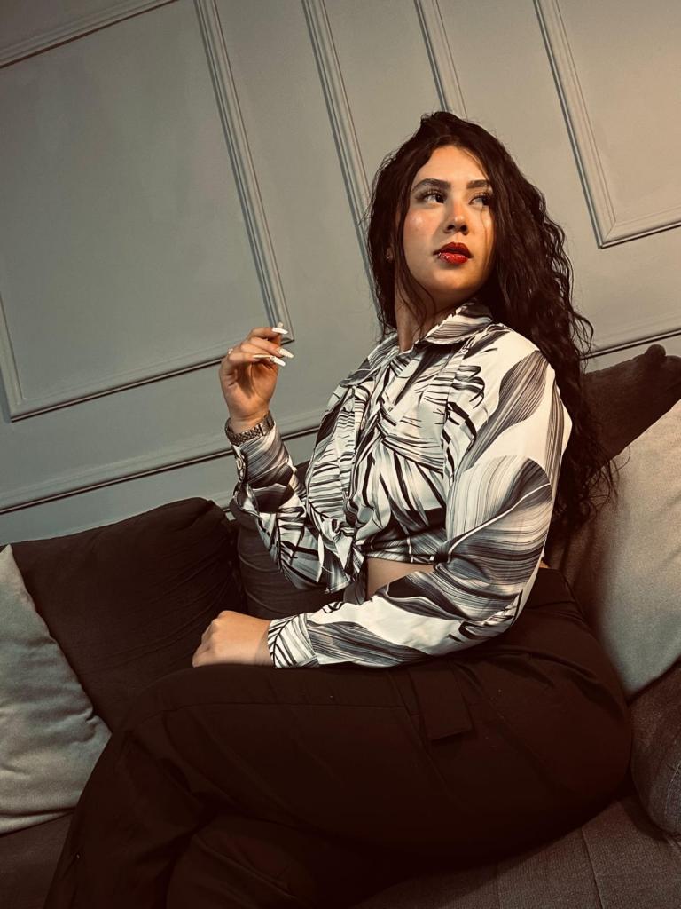 Chica busca chico en Ibiza: Chica busca chico