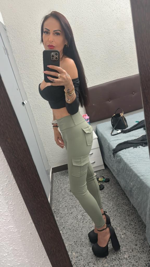 Chica busca chico en Sevilla: 