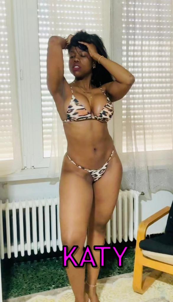 610381100: Chica busca chico en Huelva