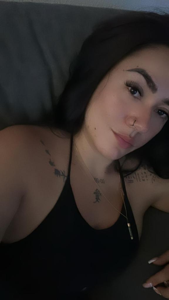 611244096: Chica busca chico en Almería