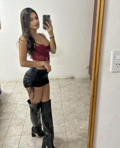 643420729: Chica busca chico en Barcelona