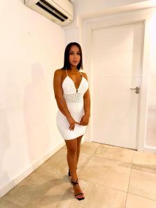 697624169: Chica busca chico en Málaga