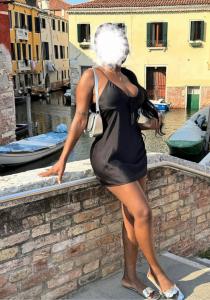 631016782: Chica busca chico en Barcelona