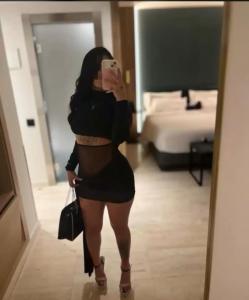 611312780: Chica busca chico en Barcelona