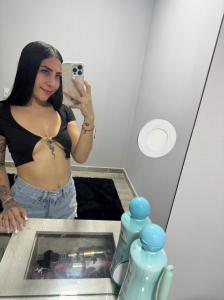 610183144: Chica busca chico en Málaga