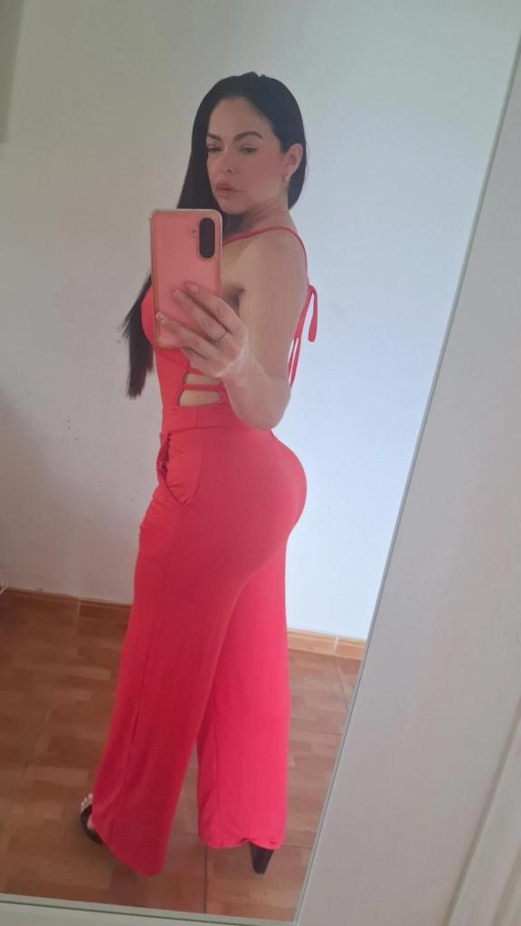 Chica busca chico en Tenerife: 