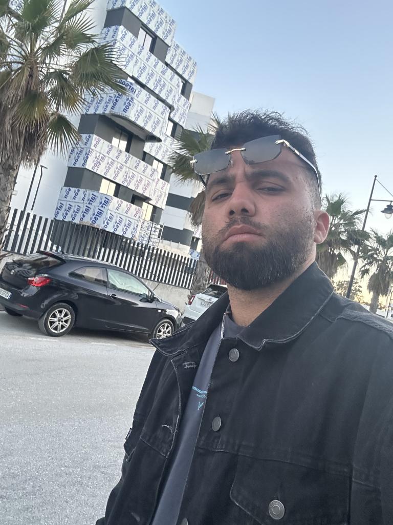 Chico busca chica en Málaga: 