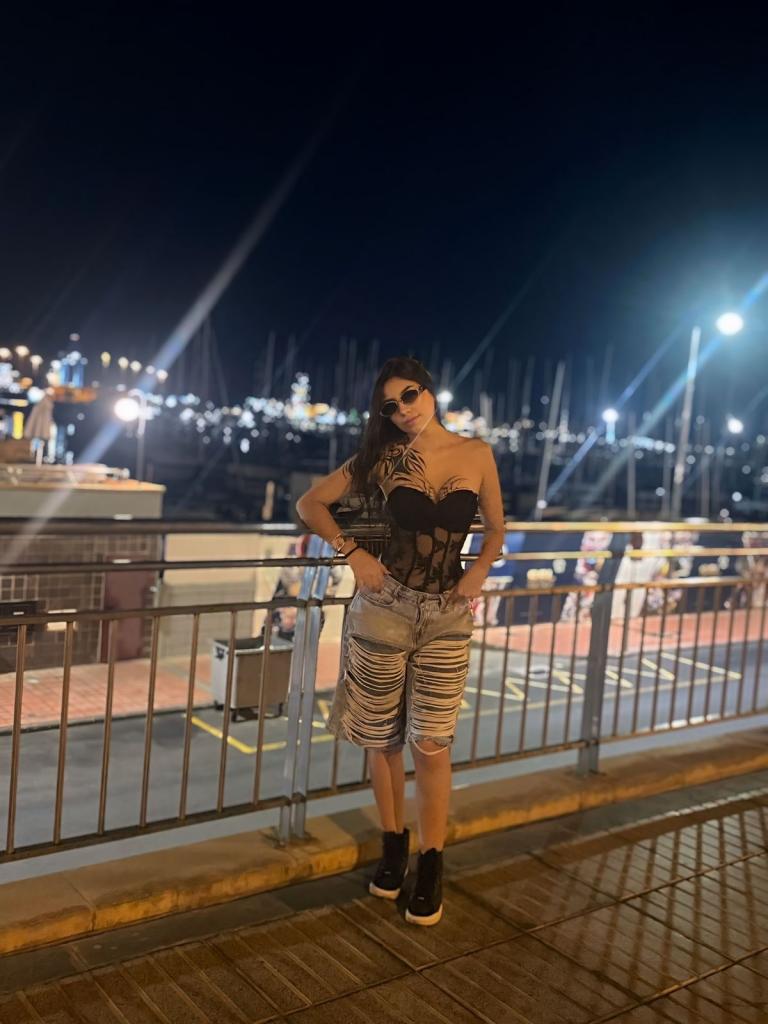 Chica busca chico en Tenerife: 