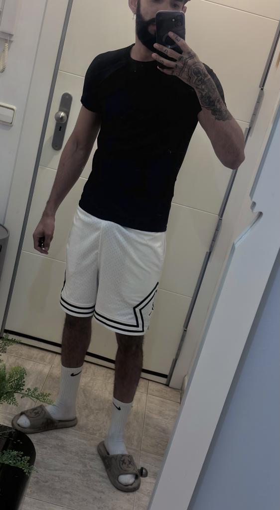 Chico busca chica en Barcelona: 