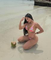 631945439: Chica busca chico en Barcelona