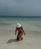 631945439: Chica busca chico en Barcelona