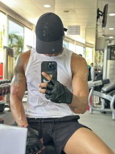 Chico busca chica en Lérida: 