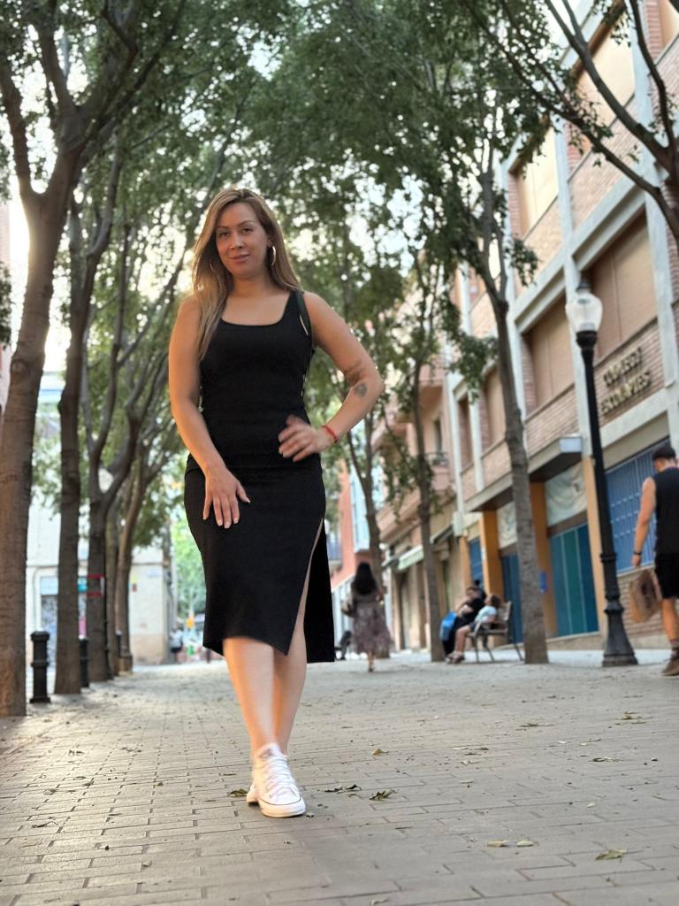 678029771: Chica busca chico en Barcelona