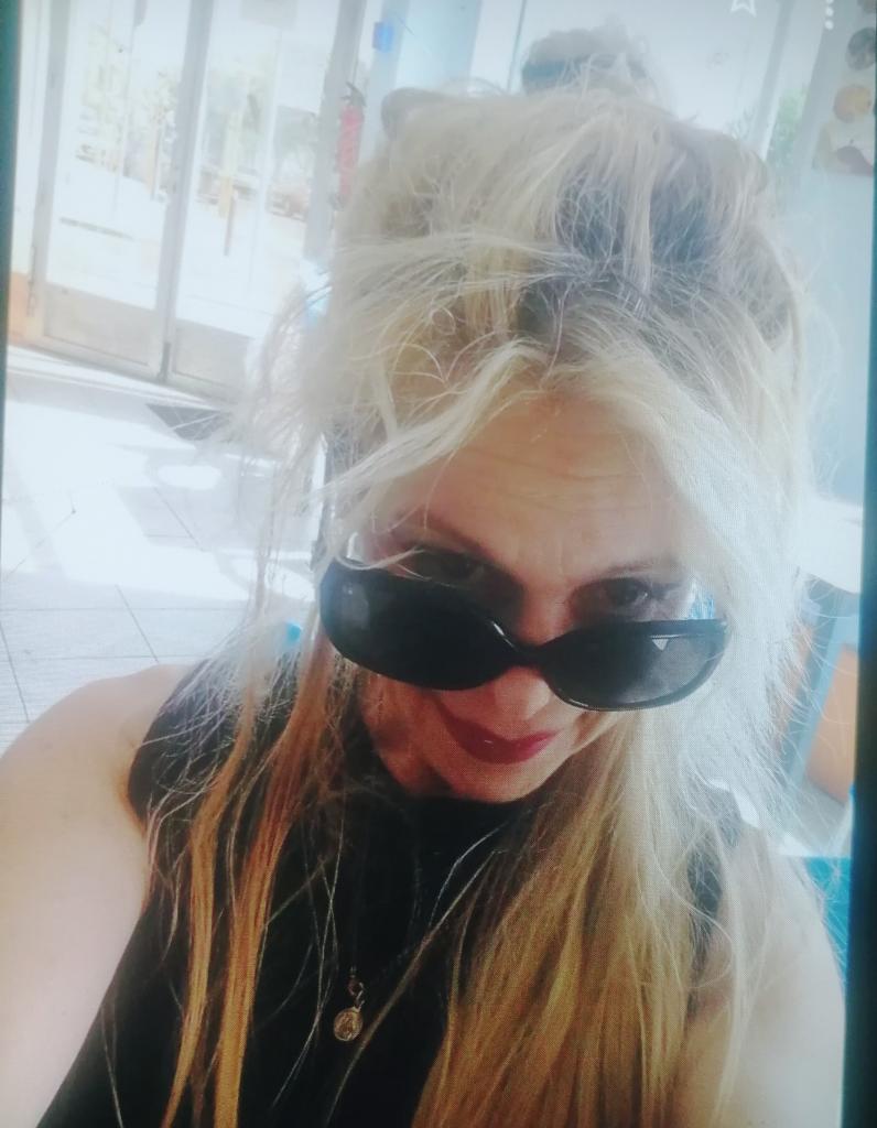 672484665: Chica busca chico en Alicante