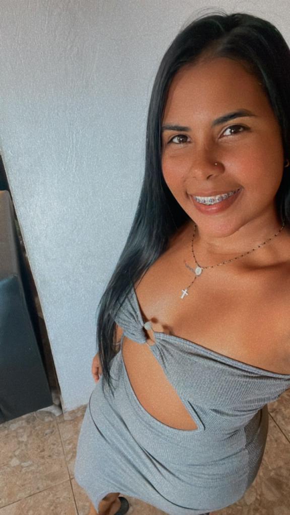 661120993: Chica busca chico en Barcelona