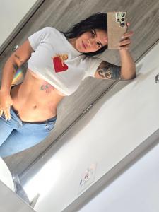 604211375: Chica busca chico en Gerona