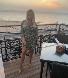 611022297: Chica busca chico en Almería