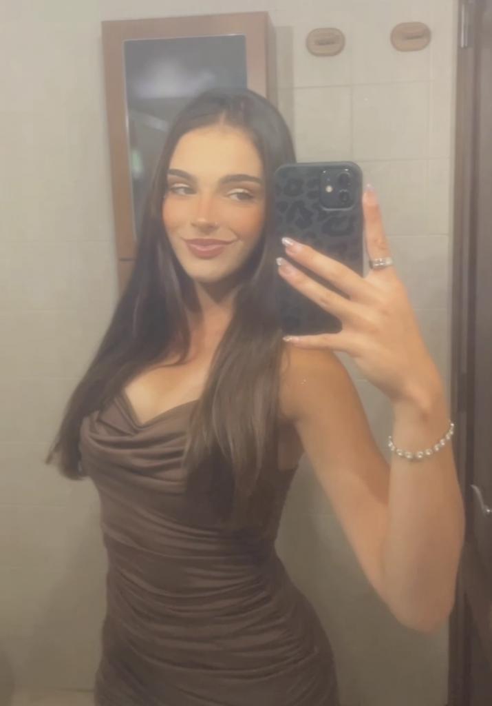 Chica busca chico en Ibiza: 