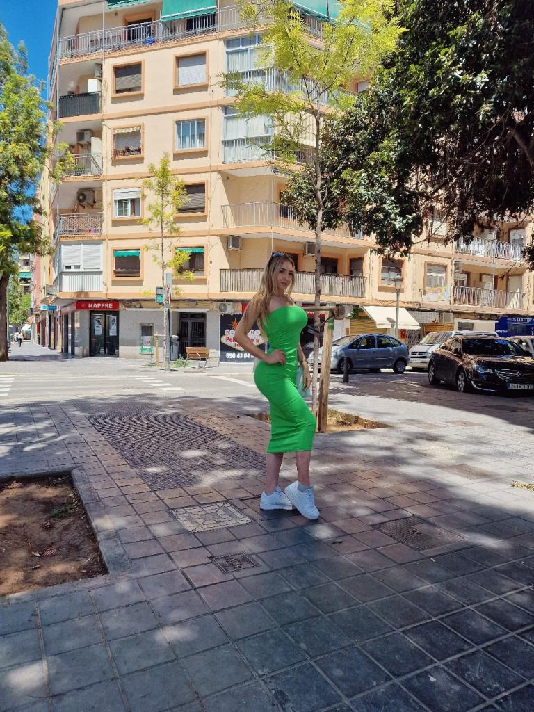 681098657: Chica busca chico en Barcelona