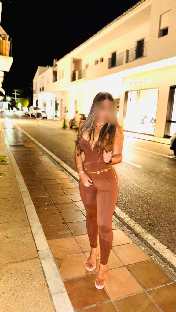 647163074: Chica busca chico en Málaga
