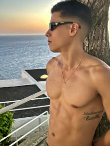 643153542: Chico busca chica en Madrid