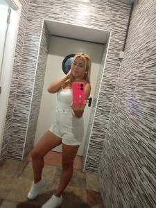617030864: Chica busca chico en Valencia