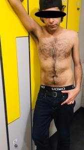 689082628: Chico busca chica en Barcelona