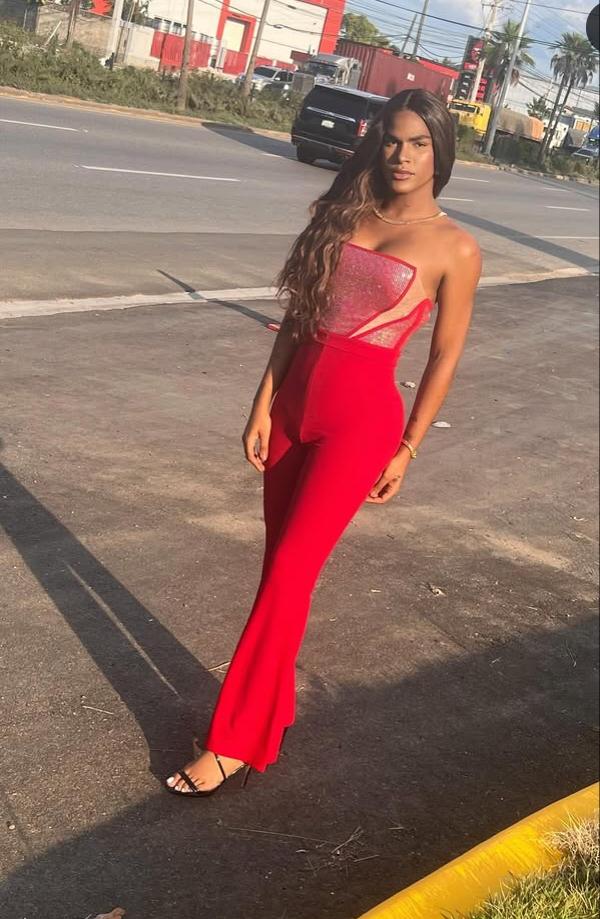 611892433: Chica busca chico en Barcelona