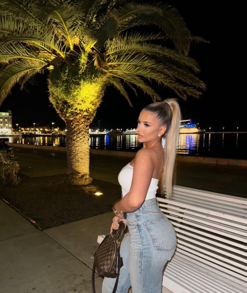 671835119: Chica busca chico en Málaga