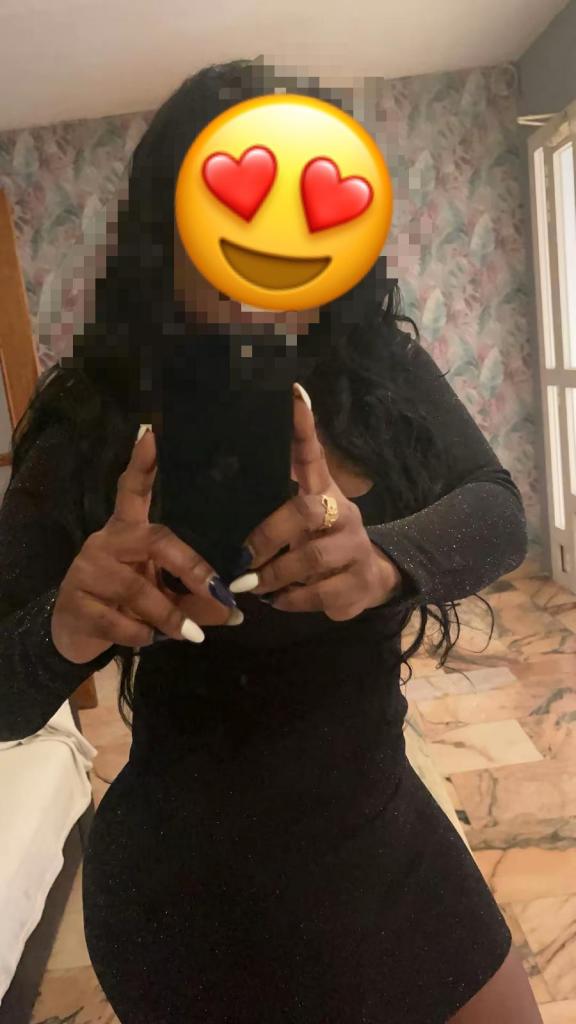 641473460: Chica busca chico en Gerona