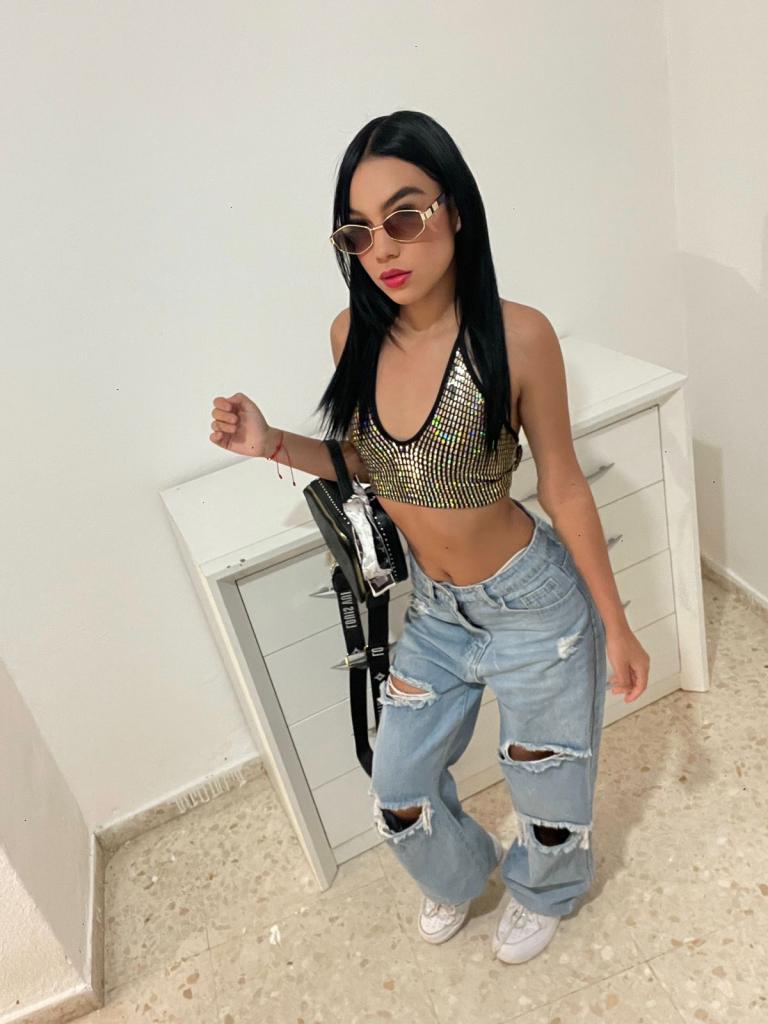 671278505: Chica busca chico en Huelva