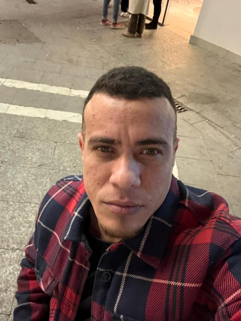 Chico busca chica en Cádiz: 