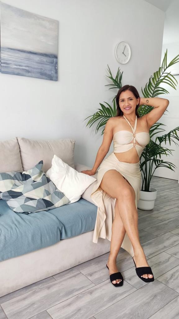 Chica busca chico en Tenerife: 