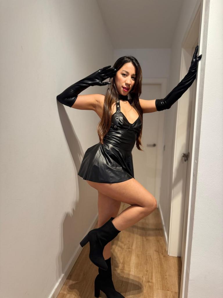 Chica busca chico en Ibiza: 