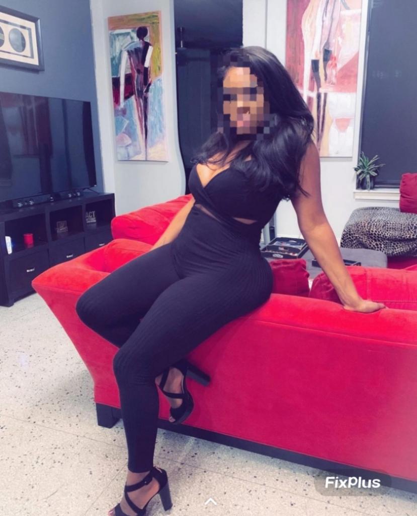 Chica busca chico en Cádiz: Chica busca chico