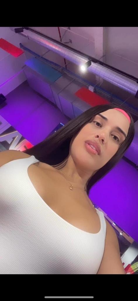 643183440: Chica busca chico en Barcelona