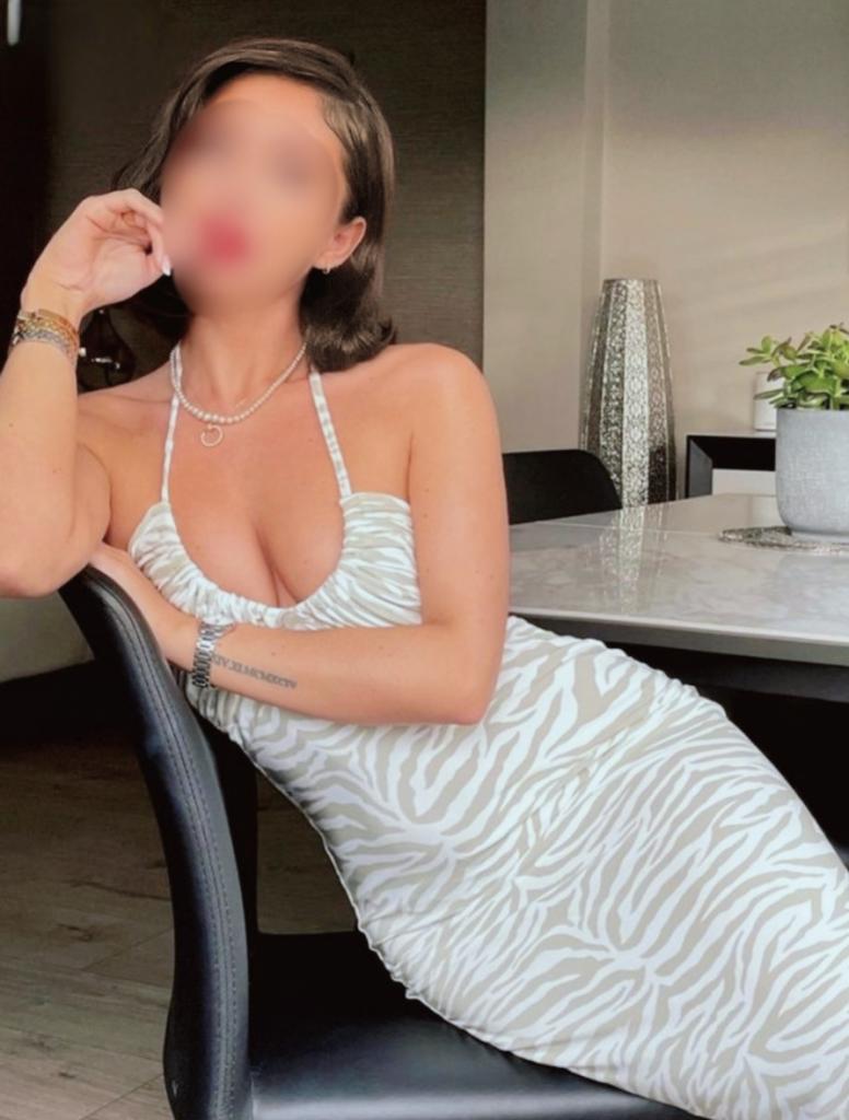631137037: Chica busca chico en Valencia