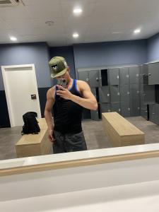 613798201: Chico busca chica en Valencia