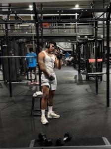 Chico busca chica en Sevilla: 