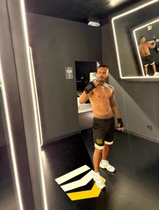 Chico busca chica en Sevilla: 