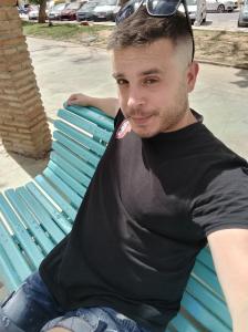 Chico busca chica en Málaga: 